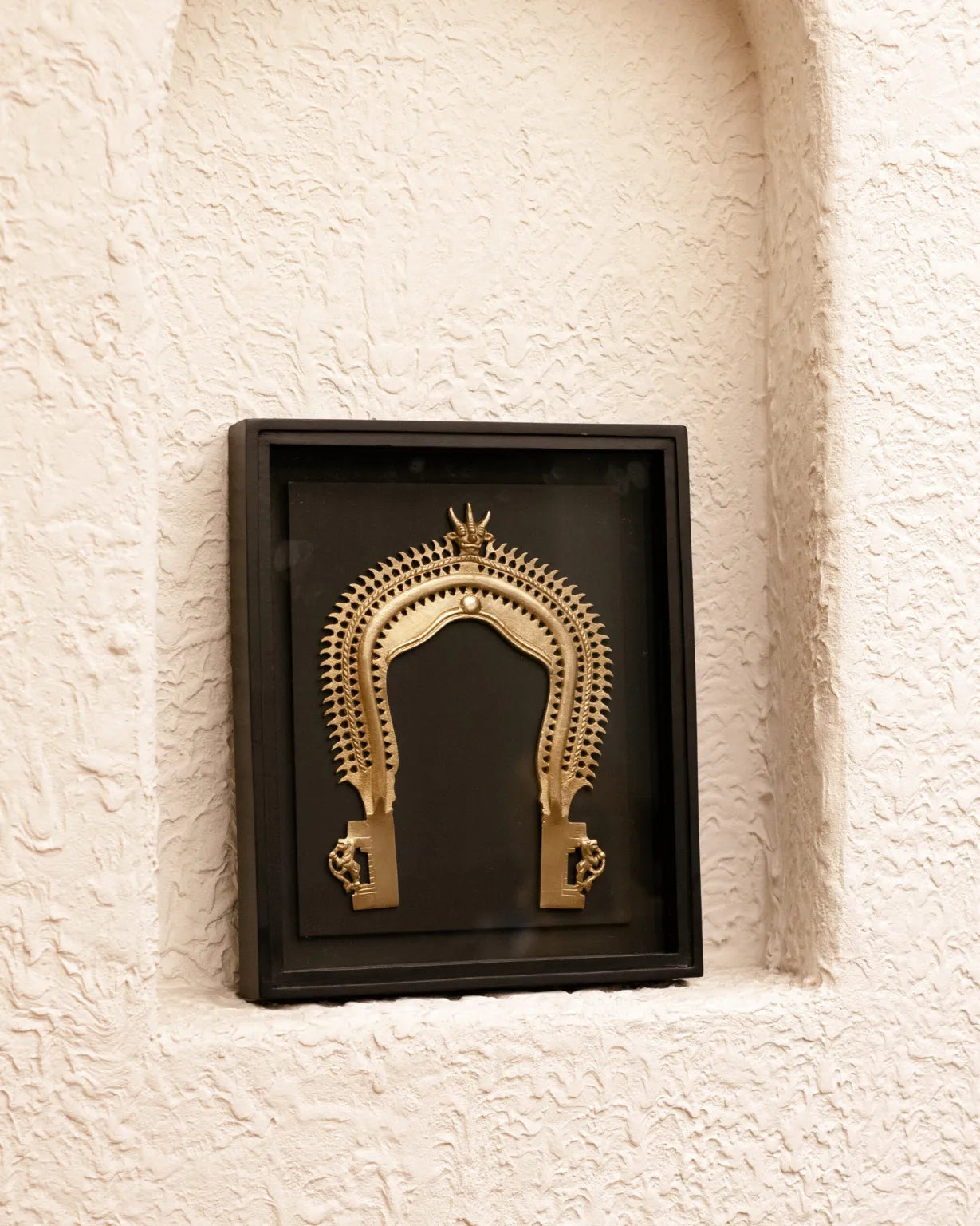 Antique Prabhavali Glam – A Radiant Divine Aura frame