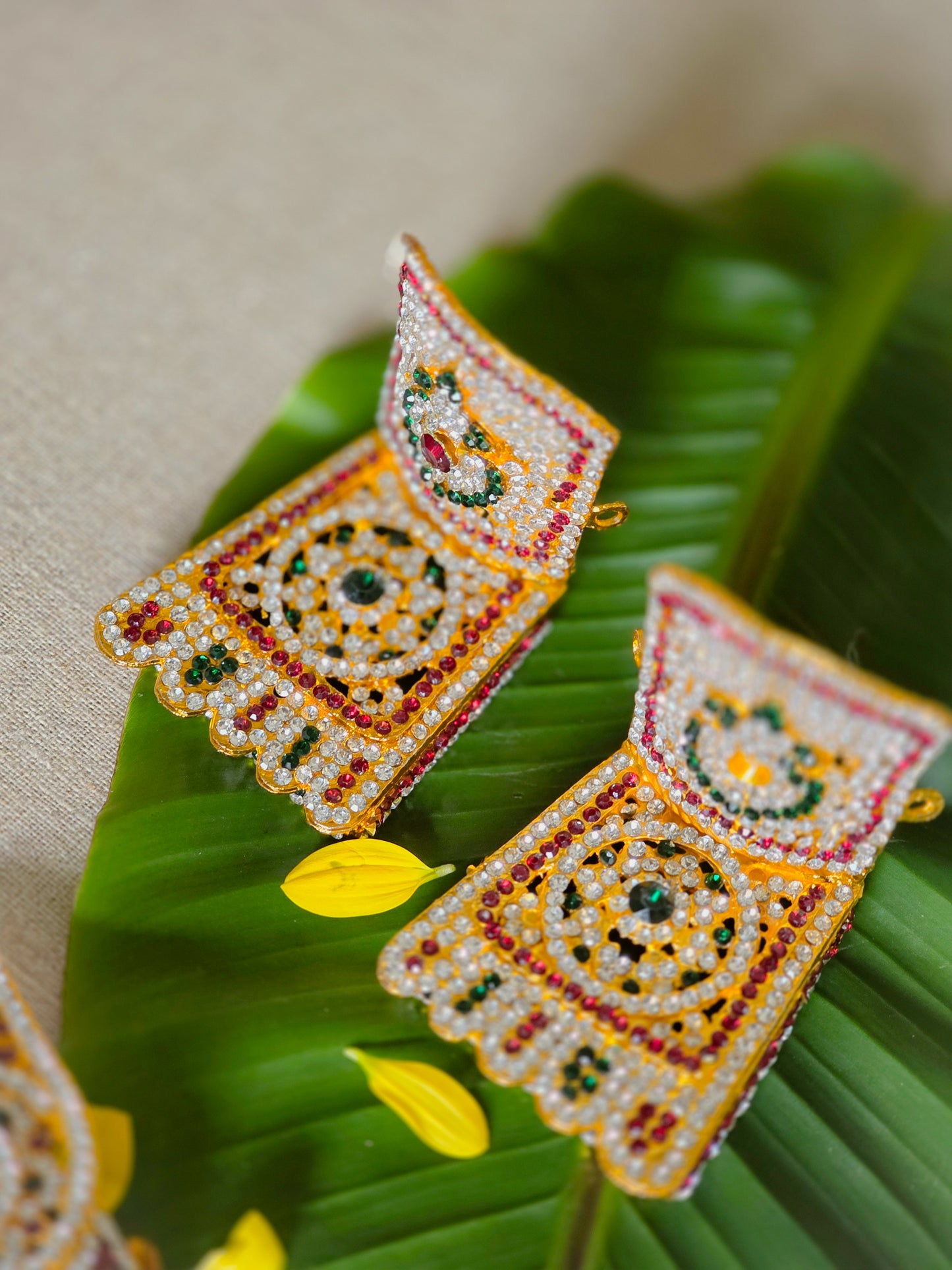 Ratna Sparsham – Stone Hastham & Paadham Set for Deity Decoration