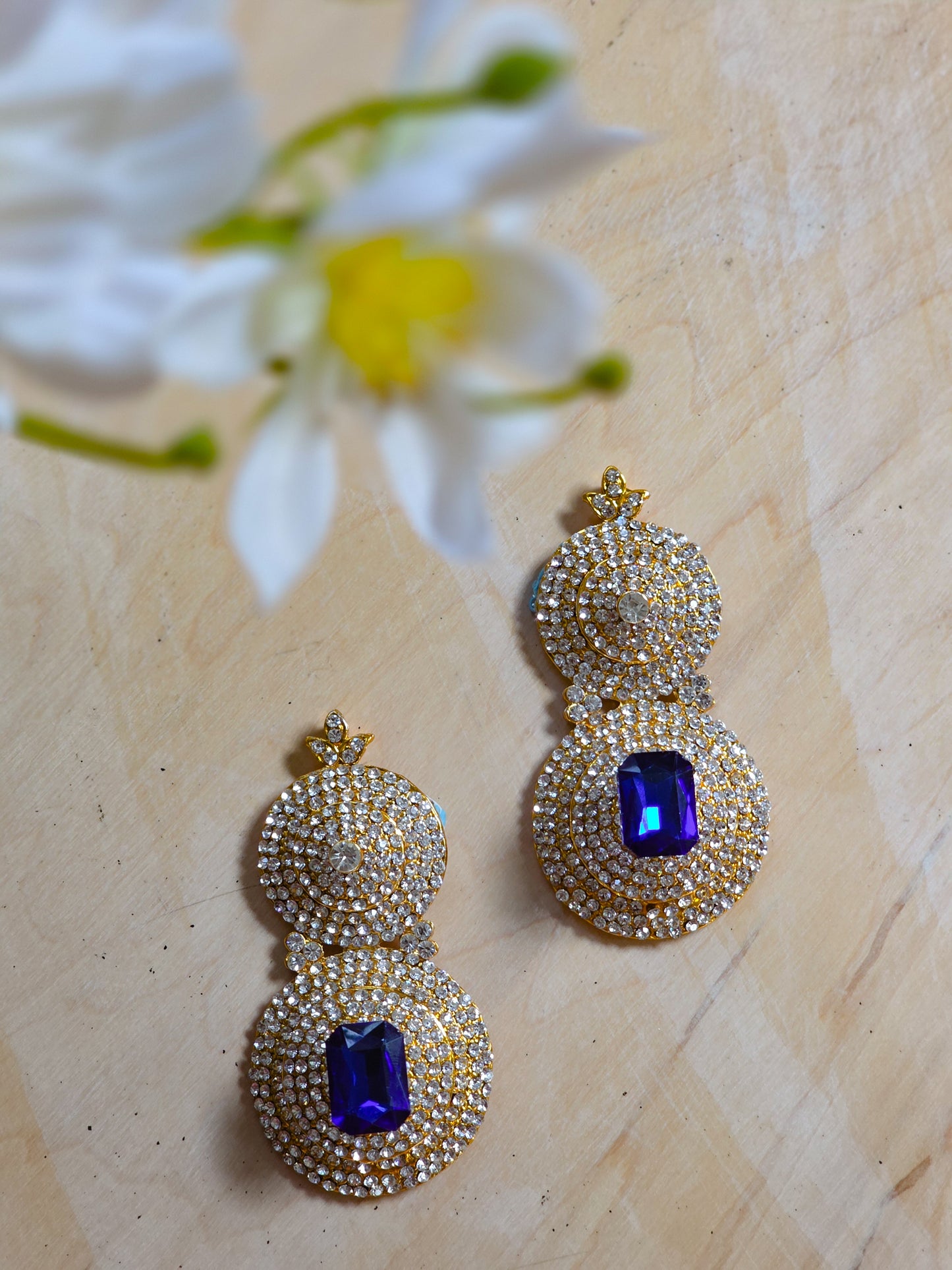 Swarna Neelam - Ratna Bindu Collection