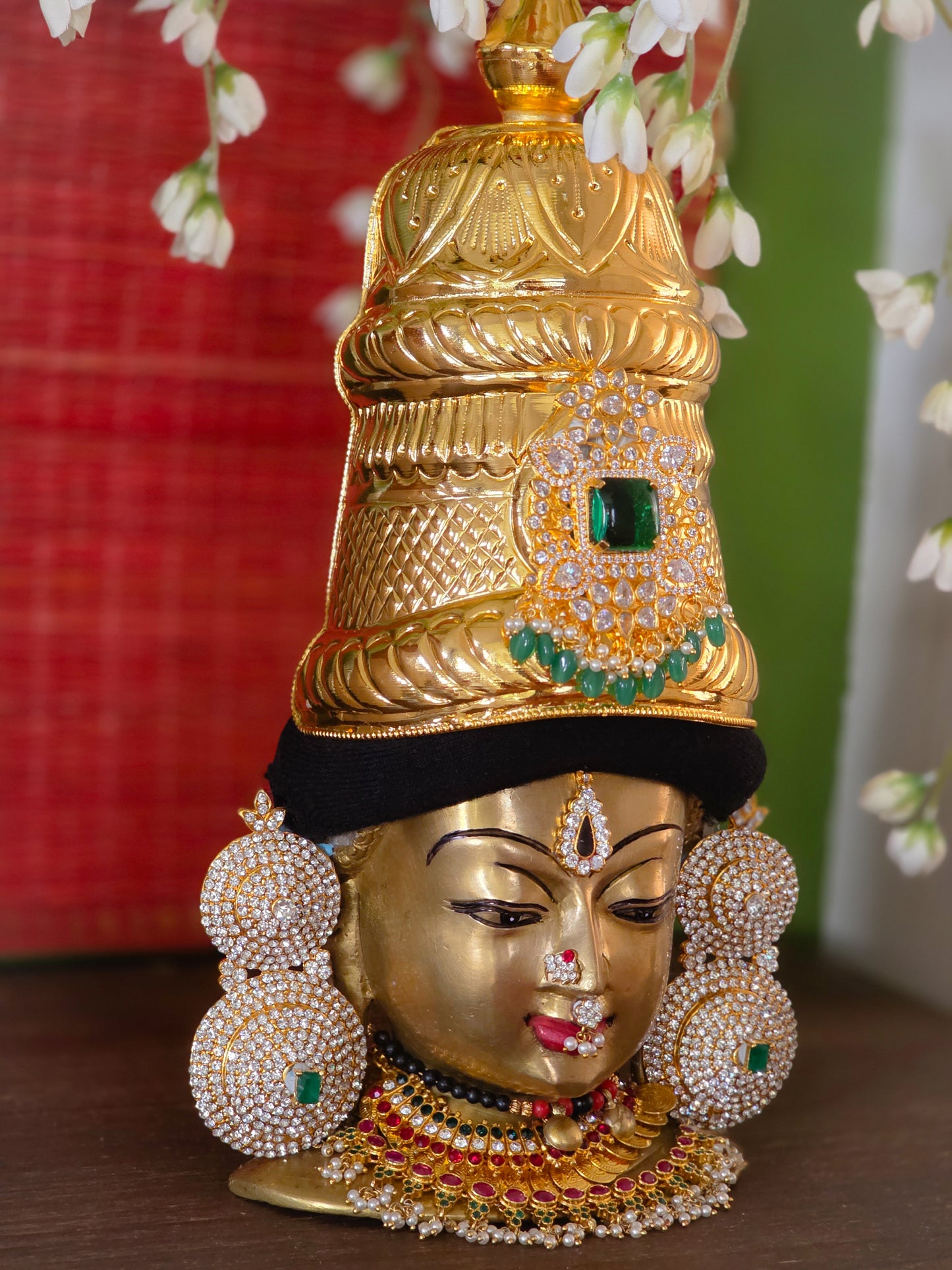 Swarna Marakatham – Gold and Emerald-Inspired Crown for Deity