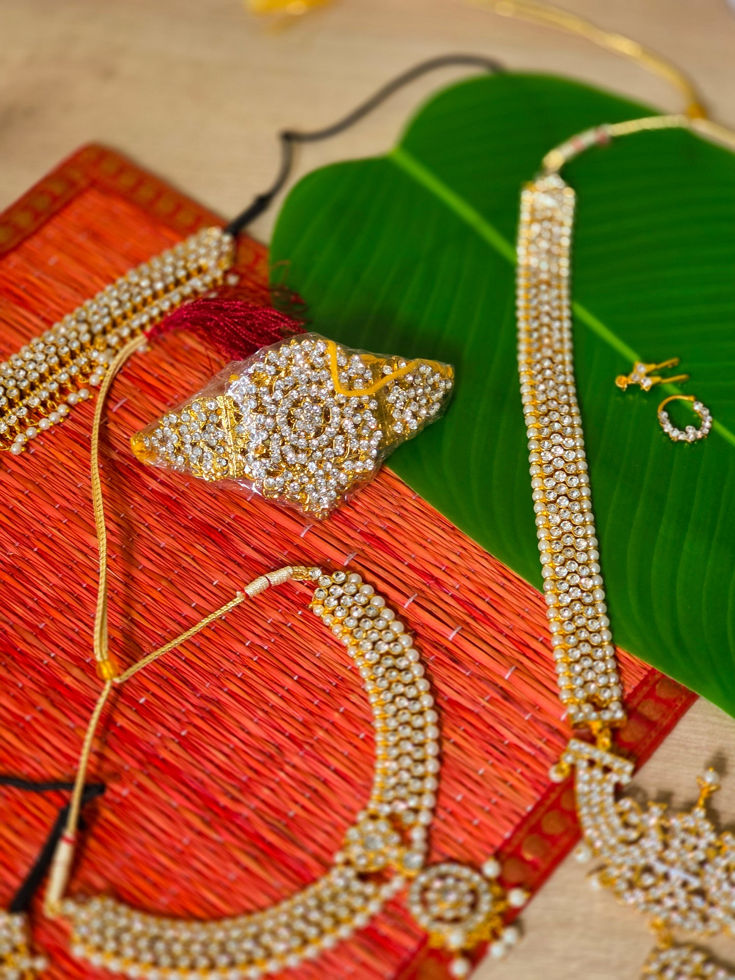 Ammavaru Pearl jwellery set - 17pc set
