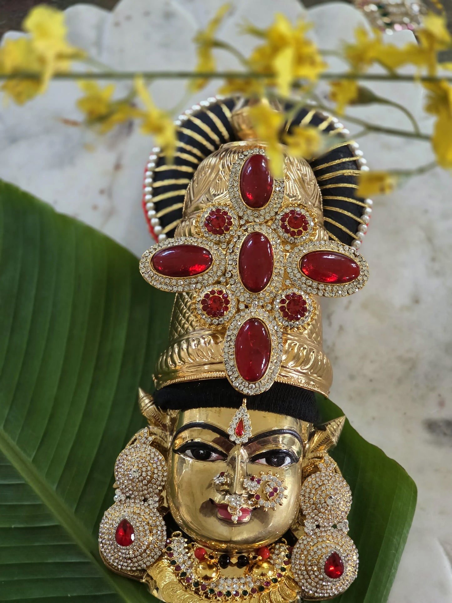 Karna pathaka Kireetam