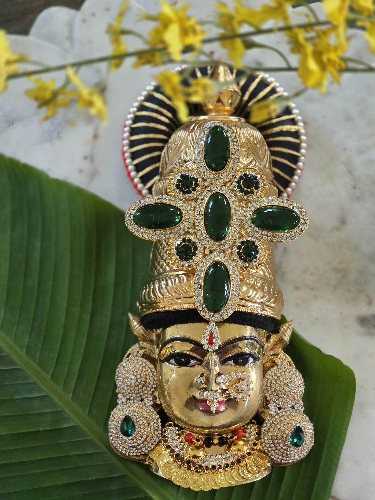 Karna pathaka Kireetam