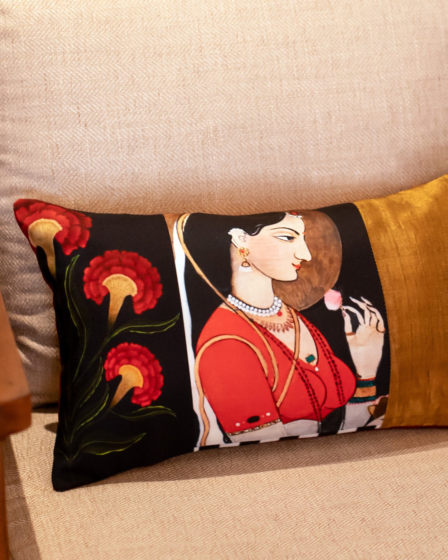 Naikas Moonlight – A Radiant Touch of Elegance