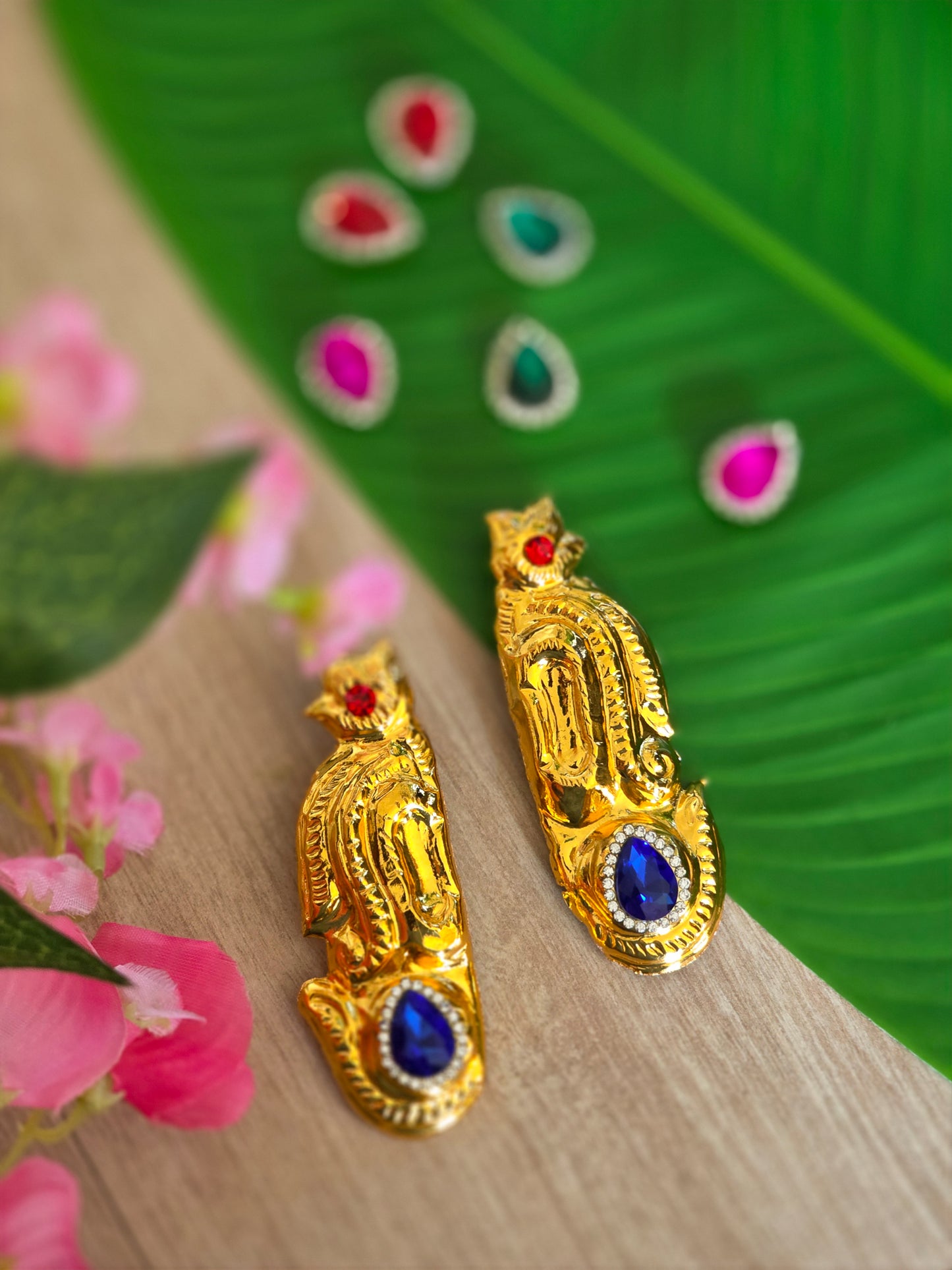 Ratna Bindu Swarna Kundalam