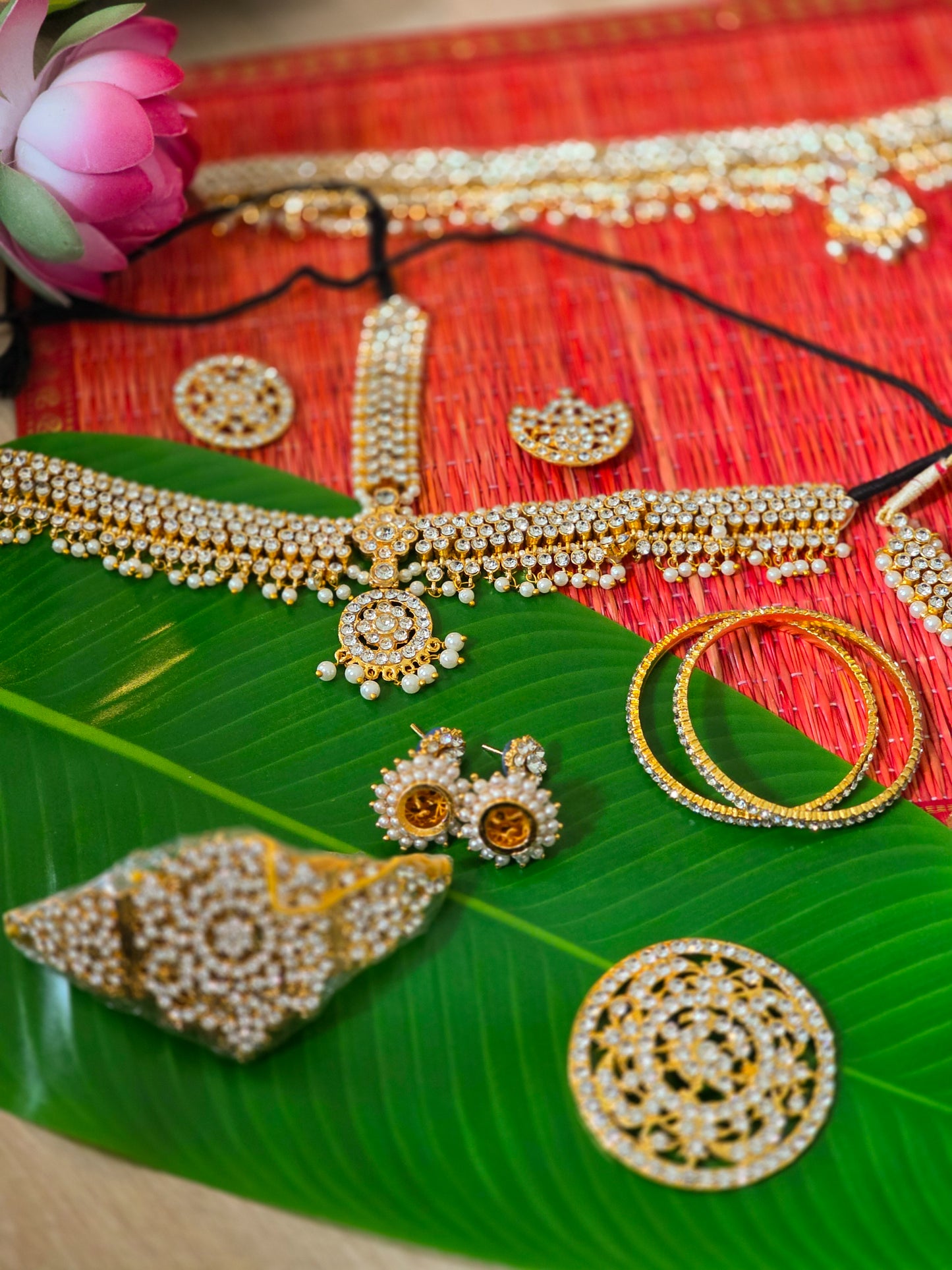 Ammavaru Pearl jwellery set - 17pc set