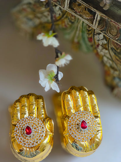 Ratna Bindu Hastham paadham