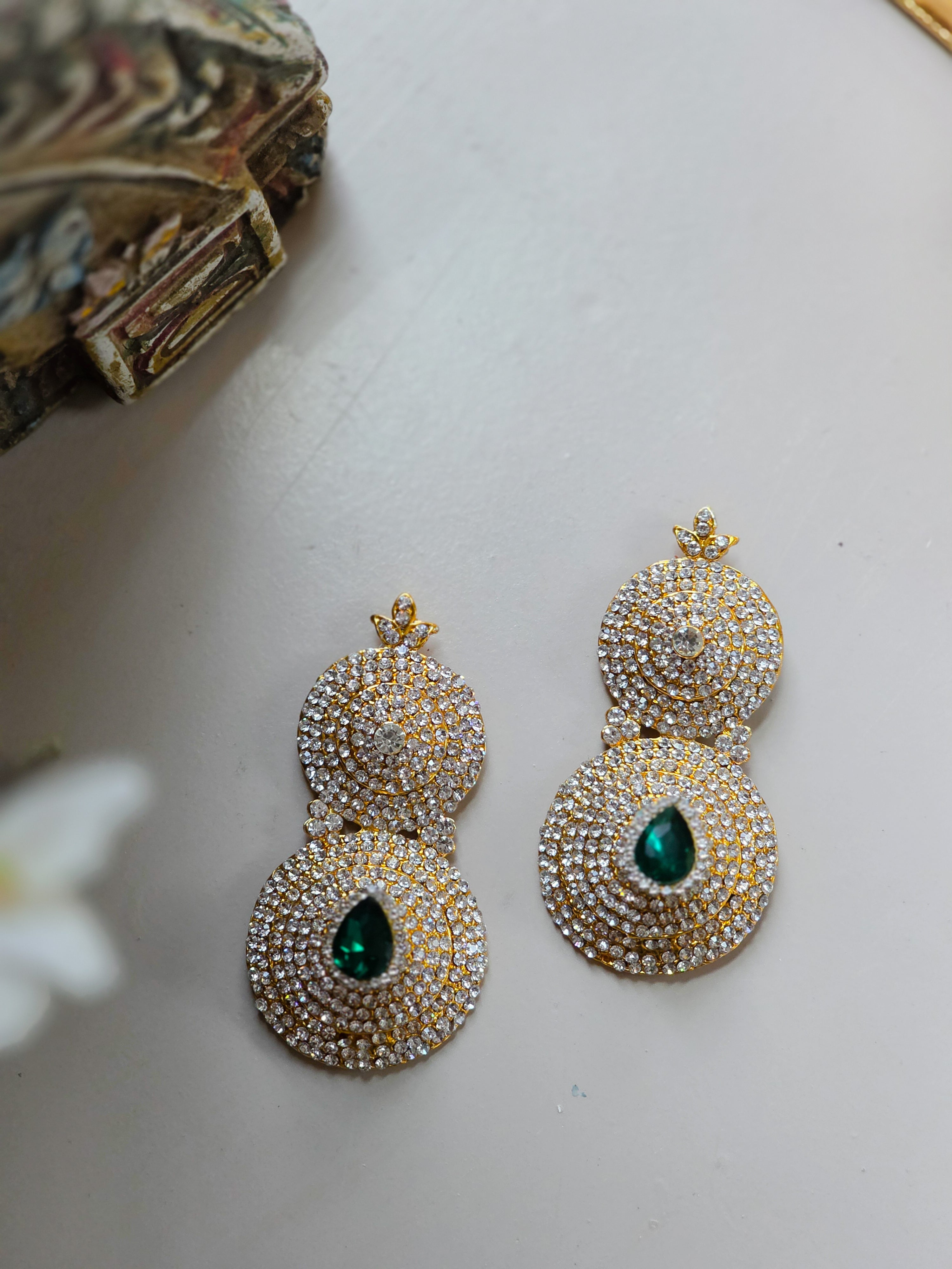 Ratna Bindu Kundalam - Stone earrings – Old World Tales